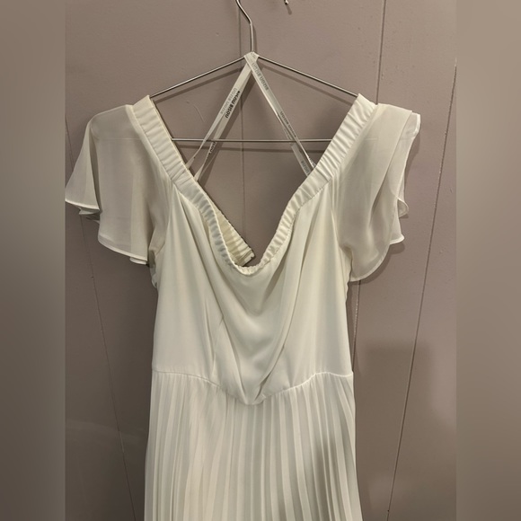 Gorgeous white sress floor length, size 10, bisou bisou - Picture 6 of 7